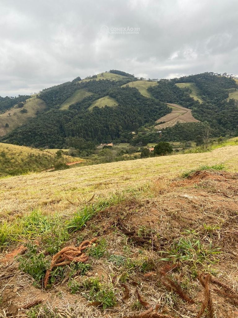 Terreno Rural com chalés em construção à venda em Camanducaia, MG — foto 9