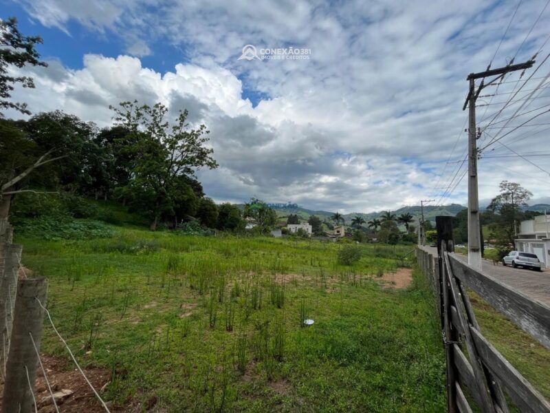 Lote urbano à venda no centro do Córrego do Bom Jesus, MG — foto 5