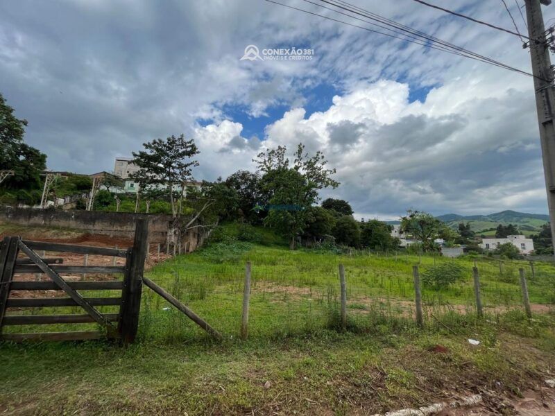 Lote urbano à venda no centro do Córrego do Bom Jesus, MG — foto 8