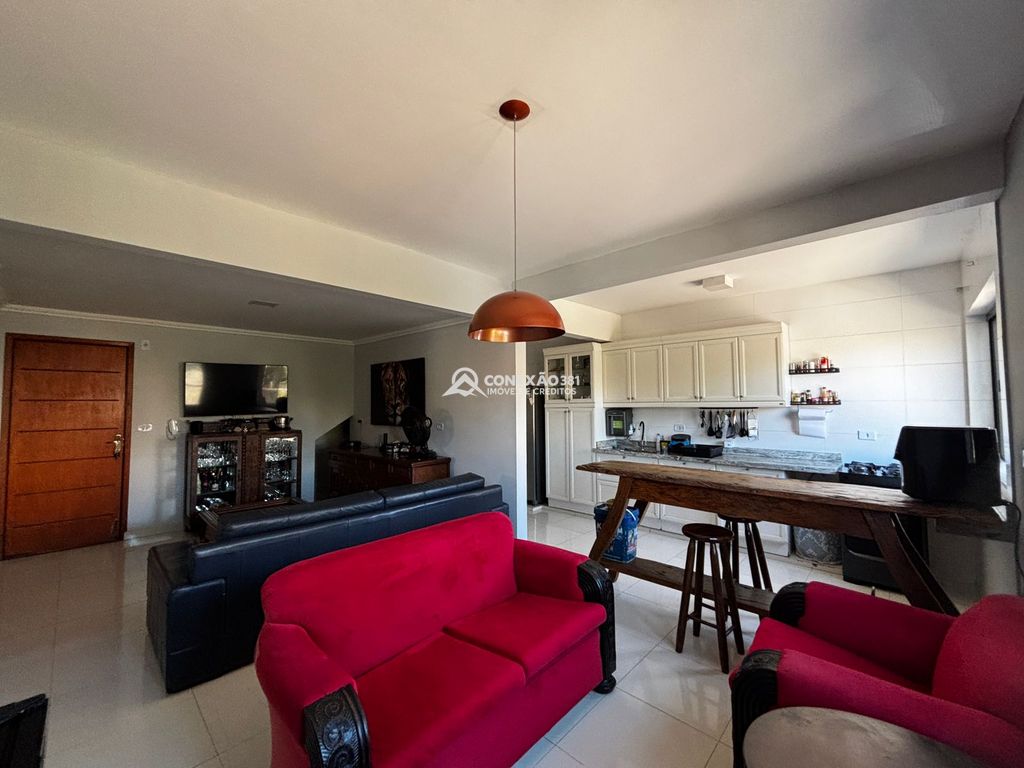 Apartamento para Alugar com 2 quartos mobiliados– Centro de Cambuí/MG