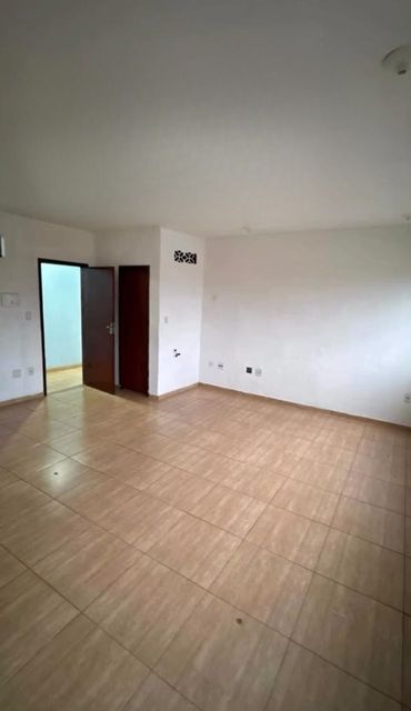 Sala com um banheiro