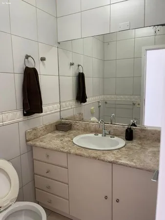 Apartamento à Venda com 3 quartos, 4 banheiros, 2 vagas e 272m² — foto 1