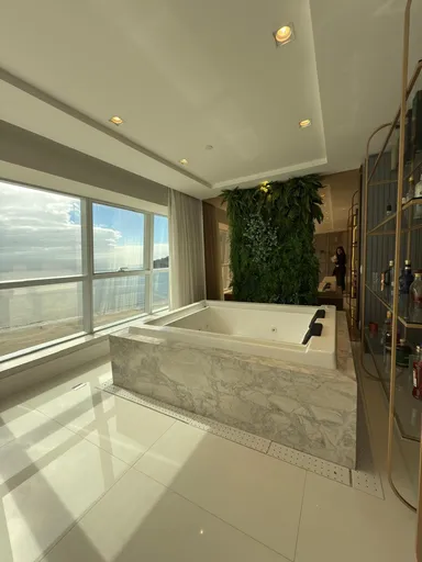 Apartamento à Venda com 6 quartos, 7 banheiros, 4 vagas e 345m² — foto 1