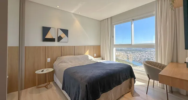 Apartamento à Venda com 4 quartos, 6 banheiros, 4 vagas e 298m² — foto 1