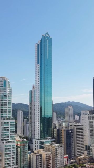 Apartamento à Venda com 4 quartos, 184m² Av. Atlântica, 684 - Centro, Balneário Camboriú-SC