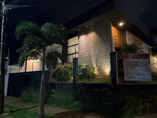 Casa à Venda com 3 quartos Conjunto Habitacional Inocente Vila Nova Júnior, Maringá-PR