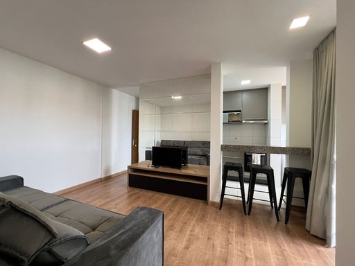 Apartamento à Venda com 2 quartos, 55m² Zona 7, Maringá-PR