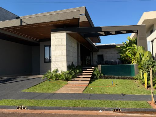 Casa de Condomínio à Venda com 5 quartos Porto Rico, Porto Rico-PR