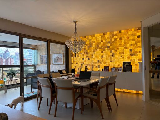 Apartamento à Venda com 3 quartos, 177m² Zona 7, Maringá-PR
