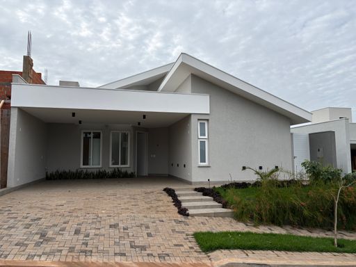 Casa à Venda com 3 quartos Condomínio Hayashi, Maringá-PR