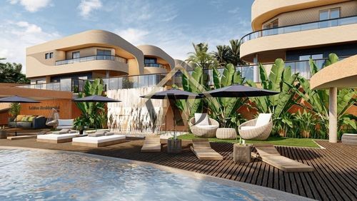 ÁREA MOLHADA DA PISCINA