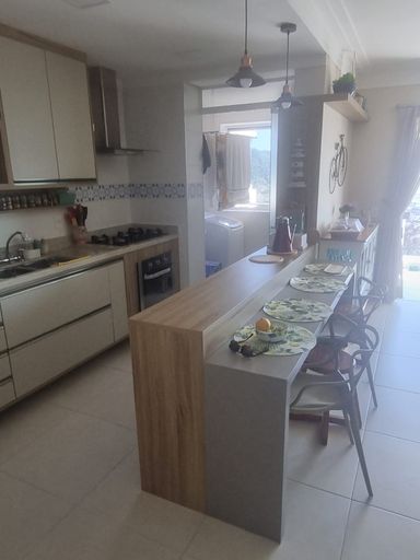 Cozinha funcional que une praticidade e estilo no dia a dia.