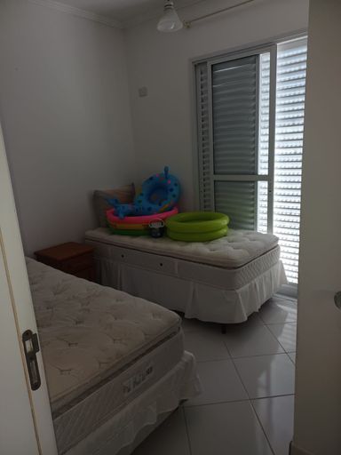 Dormitórios espaçosos, ideais para família e hóspedes com muito conforto.