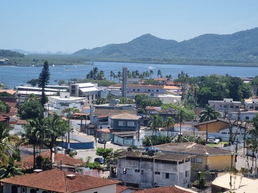Morar no centro de Bertioga com tudo ao seu alcance é outro nível!