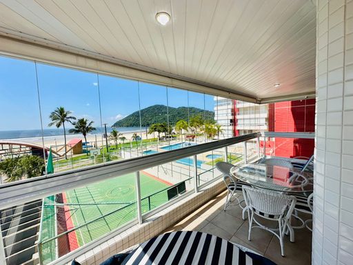 Acorde todos os dias com essa vista incrível de frente para o mar!