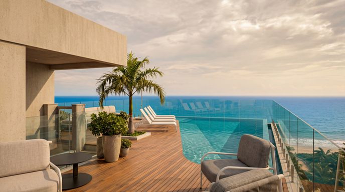 Piscina no rooftop com vista mar, um dos melhores atrativos na loção de temporada.