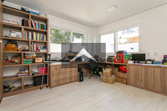 Quarto térreo /escritorio