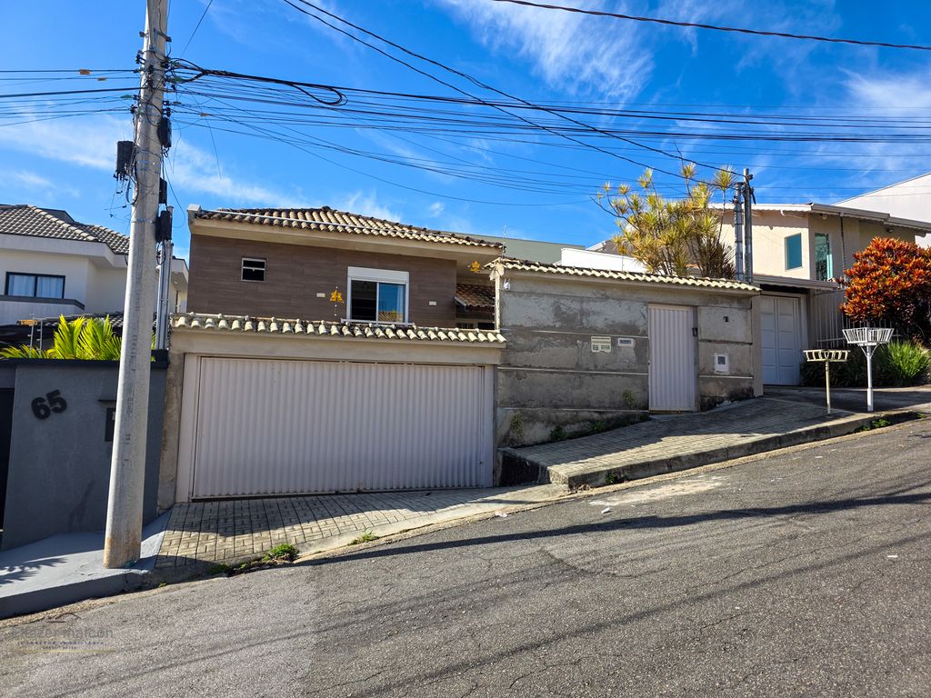 Casa, 3 quartos, 225 m² - Foto 1