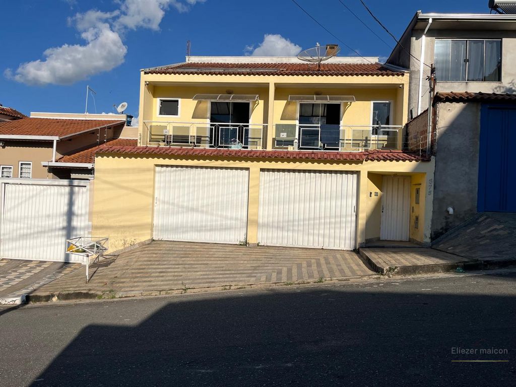 Casa, 3 quartos, 272 m² - Foto 1