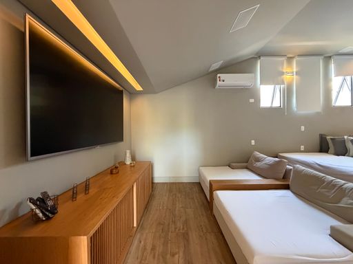 Casa de condomínio na Barra, 1.000 m² em terreno de esquina