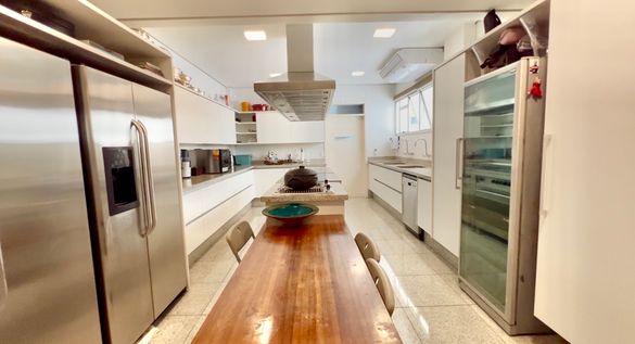 Vieira Souto, 448 m² de frente para o mar de Ipanema
