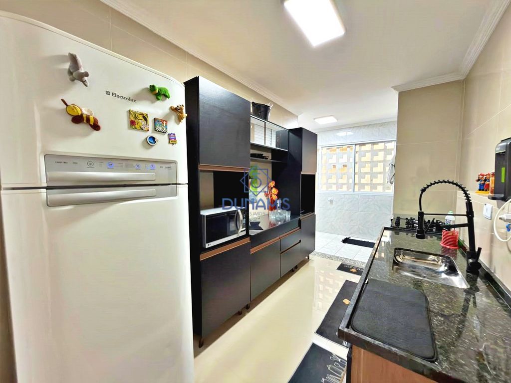 APARTAMENTO REFORMADO COM VAGA DE GARAGEM A DUAS QUADRAS DA PRAIA DA PITANGUEIRA em Pitangueiras, Guarujá — foto 28