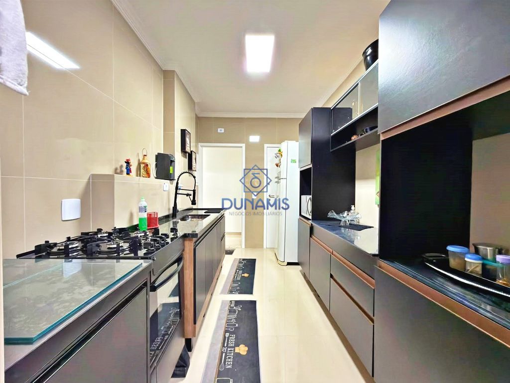 APARTAMENTO REFORMADO COM VAGA DE GARAGEM A DUAS QUADRAS DA PRAIA DA PITANGUEIRA em Pitangueiras, Guarujá — foto 24