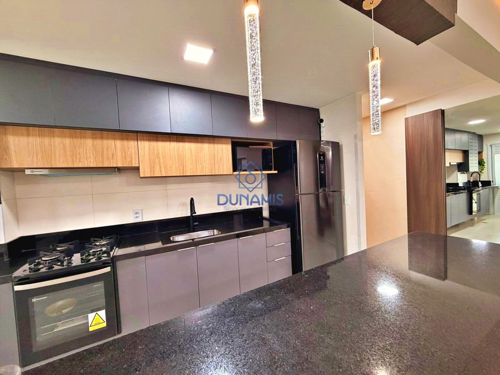 APARTAMENTO REFORMADO - VARANDA GOURMET - REGIÃO CENTRAL DA PRAIA DAS ASTÚRIAS em Jardim Astúrias, Guarujá — foto 25