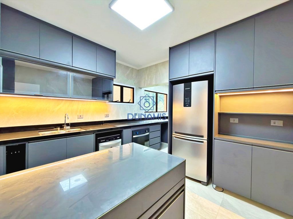 APARTAMENTO TOTALMENTE REFORMADO TRÊS DORMITORIOS - LAZER COMPLETO - 2 VAGAS em Pitangueiras, Guarujá — foto 31