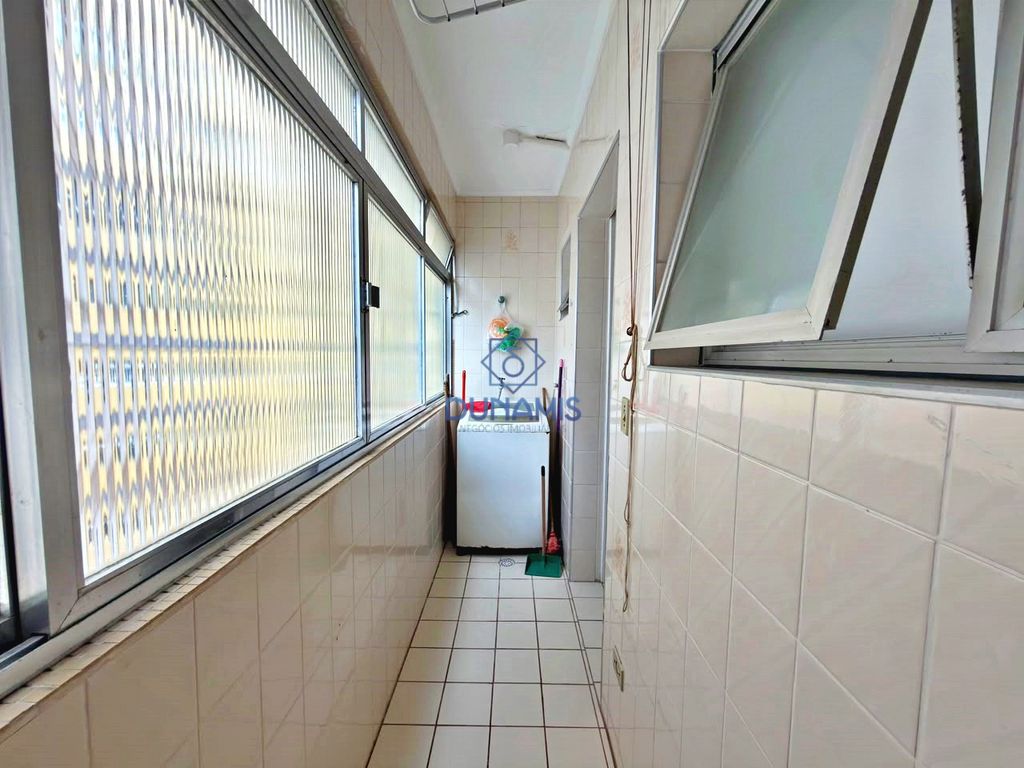 APARTAMENTO CONSERVADO COM UMA VISTA PANORAMICA PARA AS ARVORES COM VAGA em Pitangueiras, Guarujá — foto 30