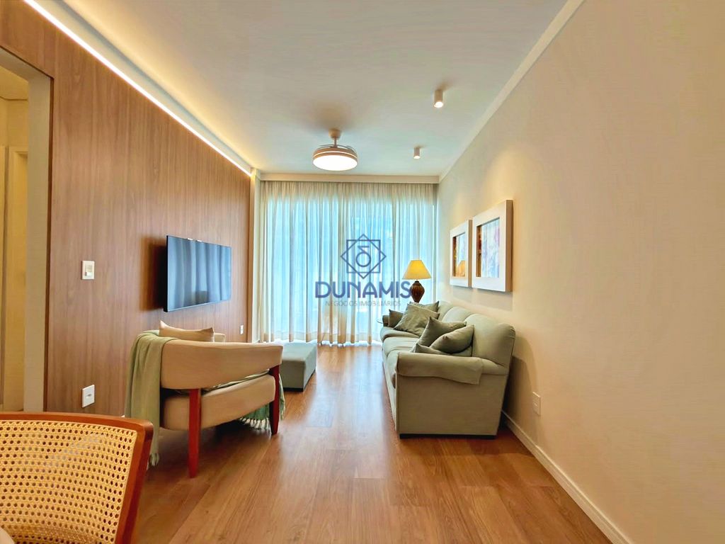 APARTAMENTO REFORMADO LINDISSIMO UMA VISTA PANORAMICA PARA AS ARVORES COM VAGA em Pitangueiras, Guarujá — foto 3