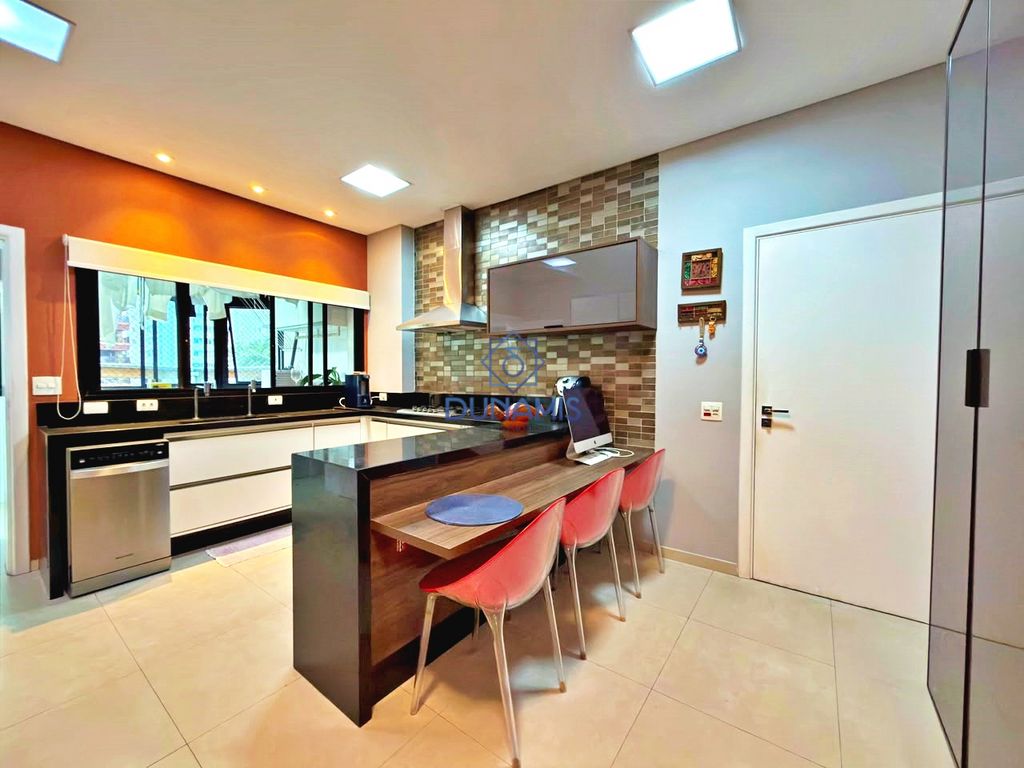 MARAVILHOSO APARTAMENTO REFORMADO À VENDA NA PRAIA DE PITANGUEIRAS COM LAZER em Pitangueiras, Guarujá — foto 48