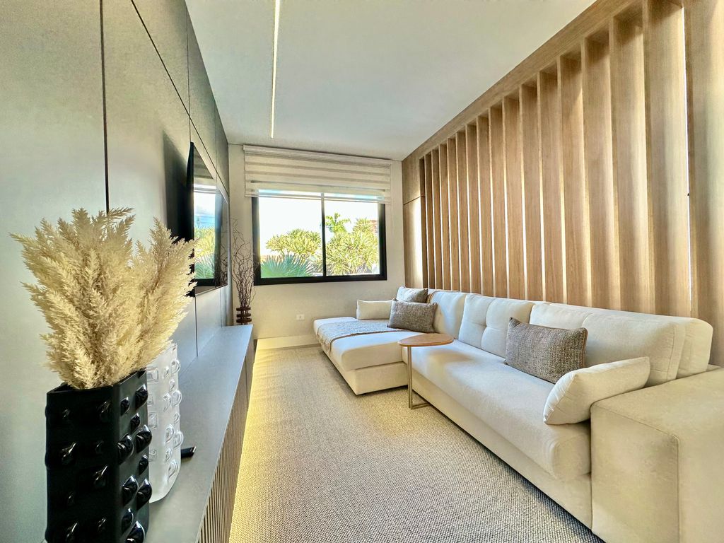 Casa Alto Padrão Novíssima e Moderna no condomínio Jardim Acapulco Guarujá em Jardim Acapulco, Guarujá — foto 2