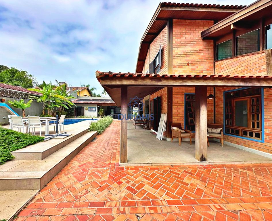 *** CASA ESPETACULAR À UMA QUADRA DA PRAIA DA ENSEADA -  6 SUITES - 650 METROS * em Enseada, Guarujá — foto 16