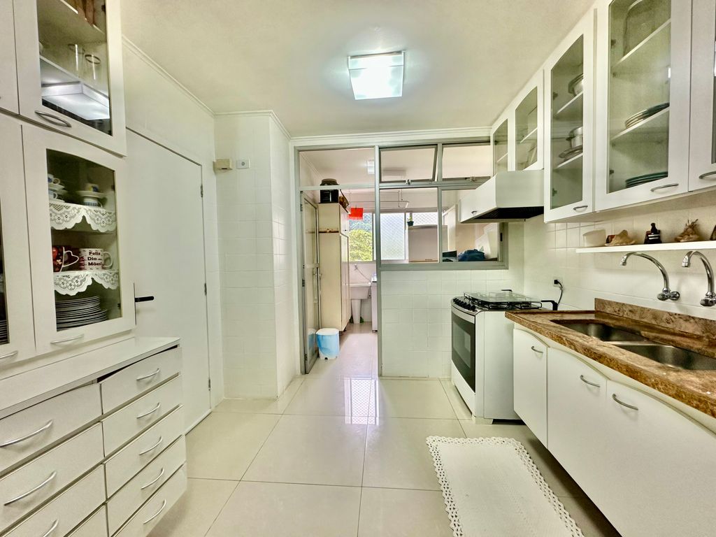 APARTAMENTO TOTALMENTE REFORMADO À VENDA NA PRAIA DAS ASTÚRIAS -FRENTE TOTAL MAR em Jardim Astúrias, Guarujá — foto 3