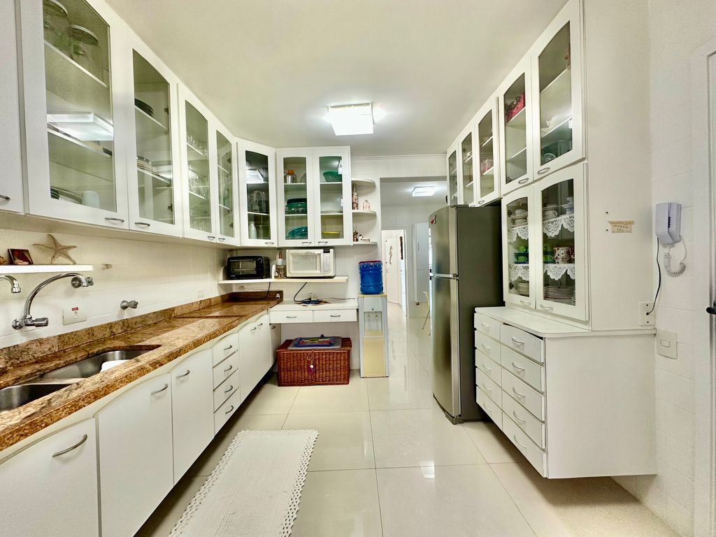 APARTAMENTO TOTALMENTE REFORMADO À VENDA NA PRAIA DAS ASTÚRIAS -FRENTE TOTAL MAR em Jardim Astúrias, Guarujá — foto 5