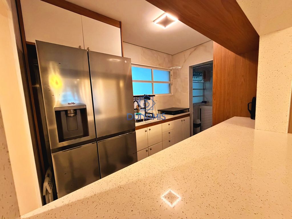 APARTAMENTO REFORMADO COM VISTA PARA O MAR - REGIÃO DO RESTAURANTE AVELINOS em Pitangueiras, Guarujá — foto 17