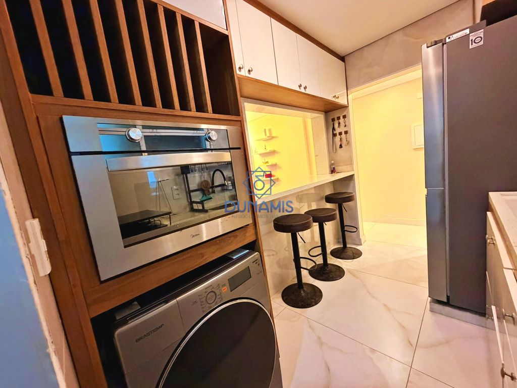 APARTAMENTO REFORMADO COM VISTA PARA O MAR - REGIÃO DO RESTAURANTE AVELINOS em Pitangueiras, Guarujá — foto 21