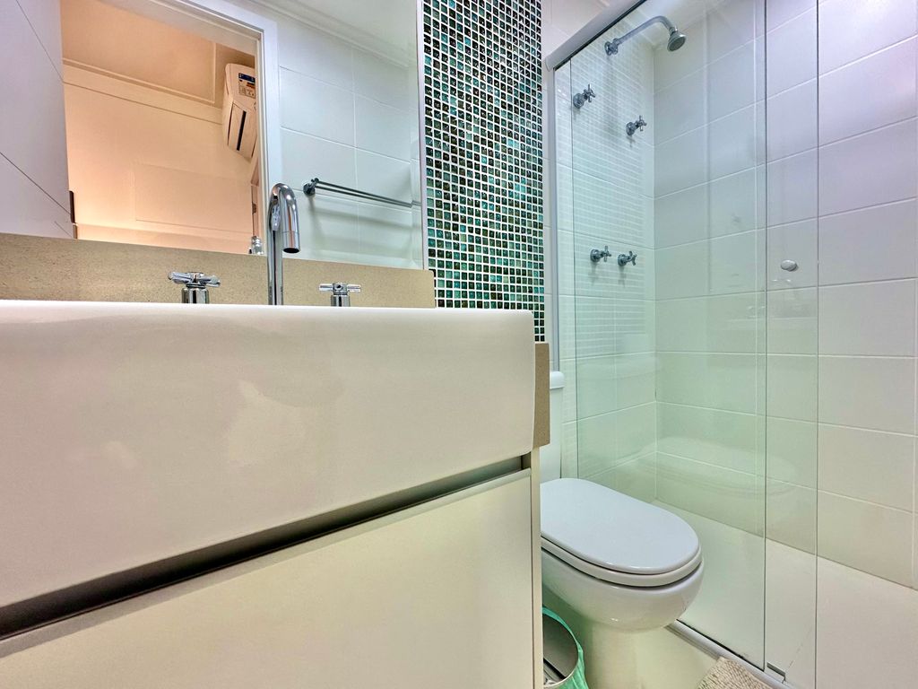 APARTAMENTO ALTO PADRÃO REFORMADO À VENDA NA PRAIA DAS ASTÚRIAS - LAZER COMPLETO em Jardim Astúrias, Guarujá — foto 32