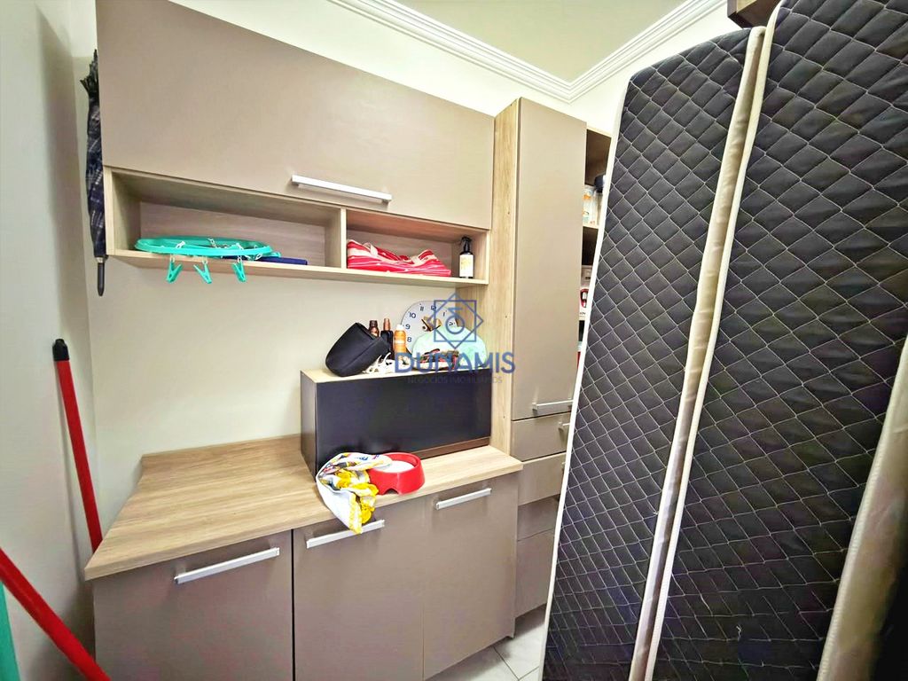 APARTAMENTO REFORMADO COM VAGA DE GARAGEM A DUAS QUADRAS DA PRAIA DA PITANGUEIRA em Pitangueiras, Guarujá — foto 33