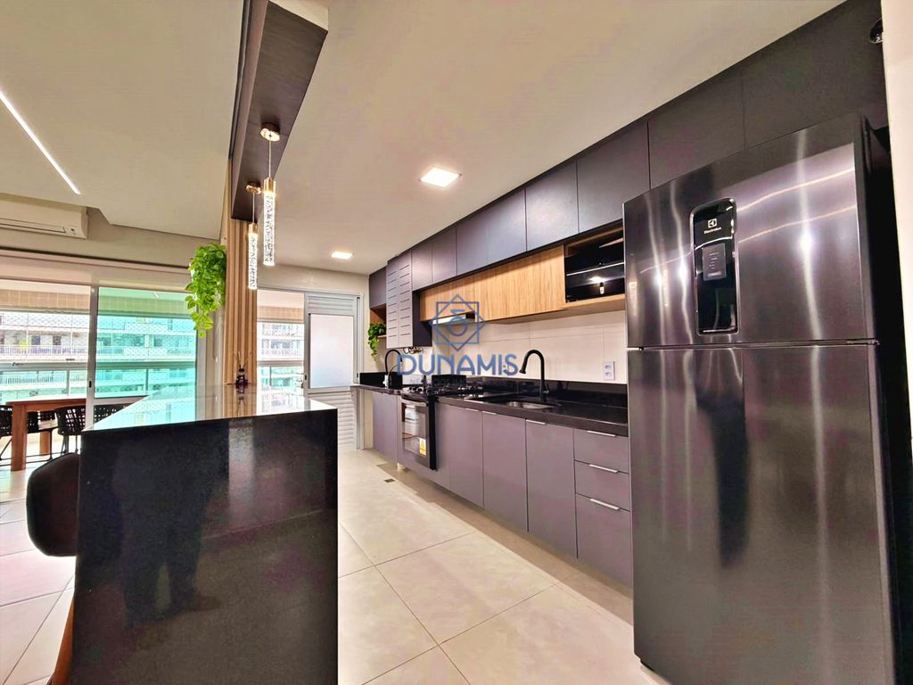 APARTAMENTO REFORMADO - VARANDA GOURMET - REGIÃO CENTRAL DA PRAIA DAS ASTÚRIAS em Jardim Astúrias, Guarujá — foto 13