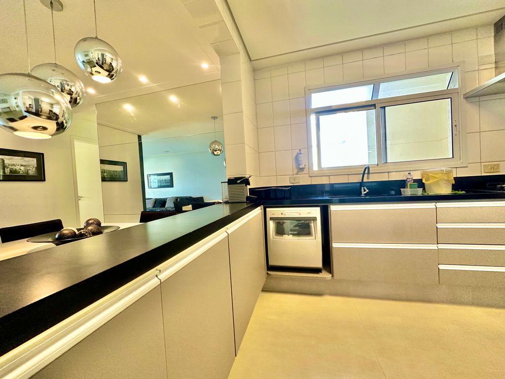 LINDO APARTAMENTO NA PRAIA DAS ASTÚRIAS- FRENTE MAR- COM LAZER COMPLETO em Jardim Astúrias, Guarujá — foto 9