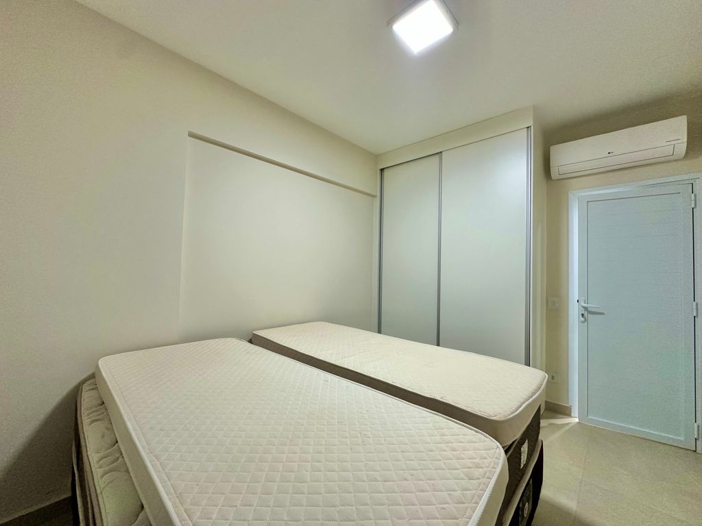 LINDO APARTAMENTO REFORMADO  À VENDA NA PRAIA DAS PITANGUEIRAS em Pitangueiras, Guarujá — foto 38