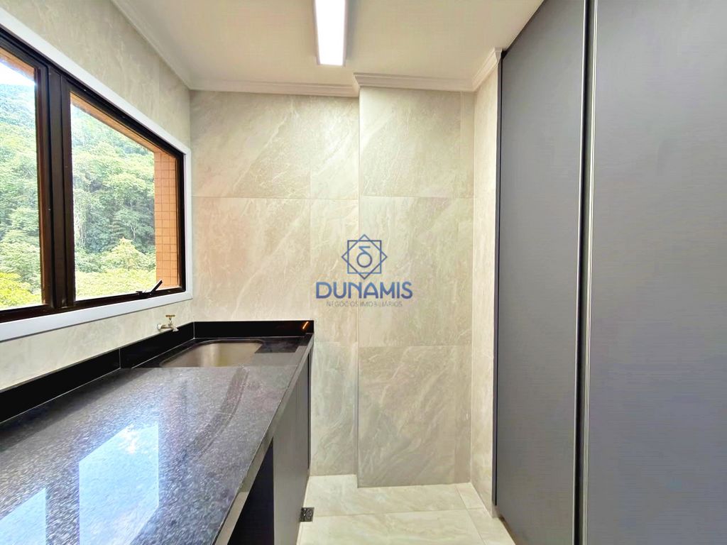 APARTAMENTO TOTALMENTE REFORMADO TRÊS DORMITORIOS - LAZER COMPLETO - 2 VAGAS em Pitangueiras, Guarujá — foto 35