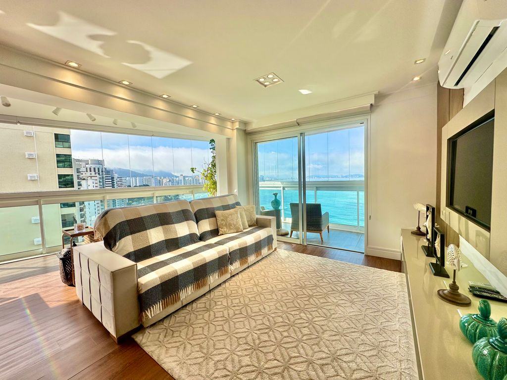 APARTAMENTO ALTO PADRÃO REFORMADO À VENDA NA PRAIA DAS ASTÚRIAS - LAZER COMPLETO em Jardim Astúrias, Guarujá — foto 2