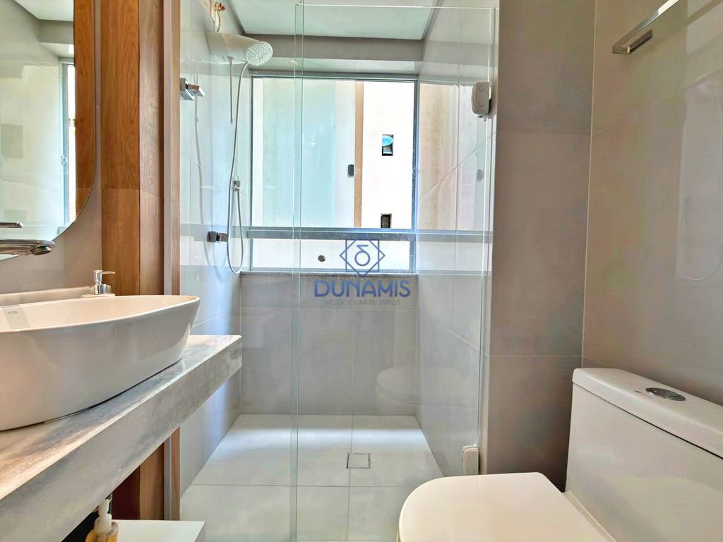 APARTAMENTO REFORMADO LINDISSIMO UMA VISTA PANORAMICA PARA AS ARVORES COM VAGA em Pitangueiras, Guarujá — foto 32