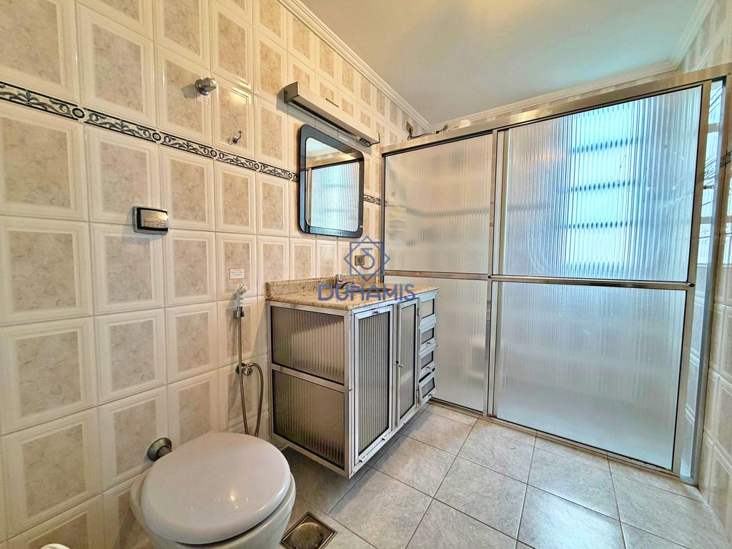 APARTAMENTO CONSERVADO A UMA QUADRA DA AVENIDA PUGLISI COM 3 QUARTOS E VAGA em Pitangueiras, Guarujá — foto 15