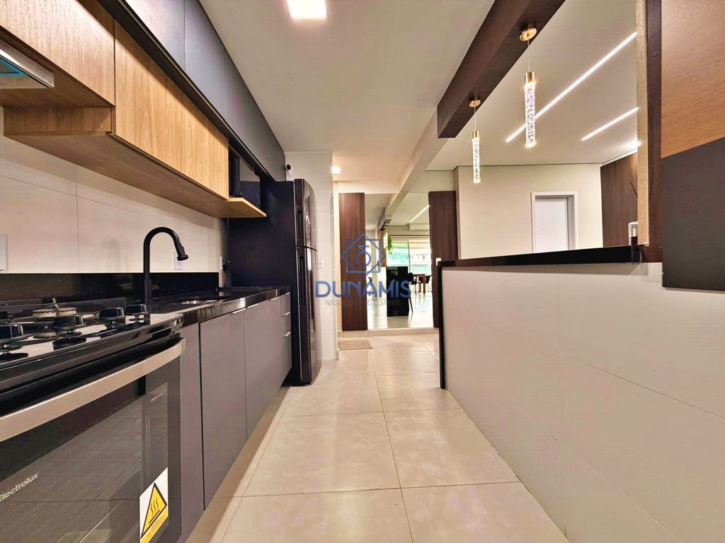 APARTAMENTO REFORMADO - VARANDA GOURMET - REGIÃO CENTRAL DA PRAIA DAS ASTÚRIAS em Jardim Astúrias, Guarujá — foto 17
