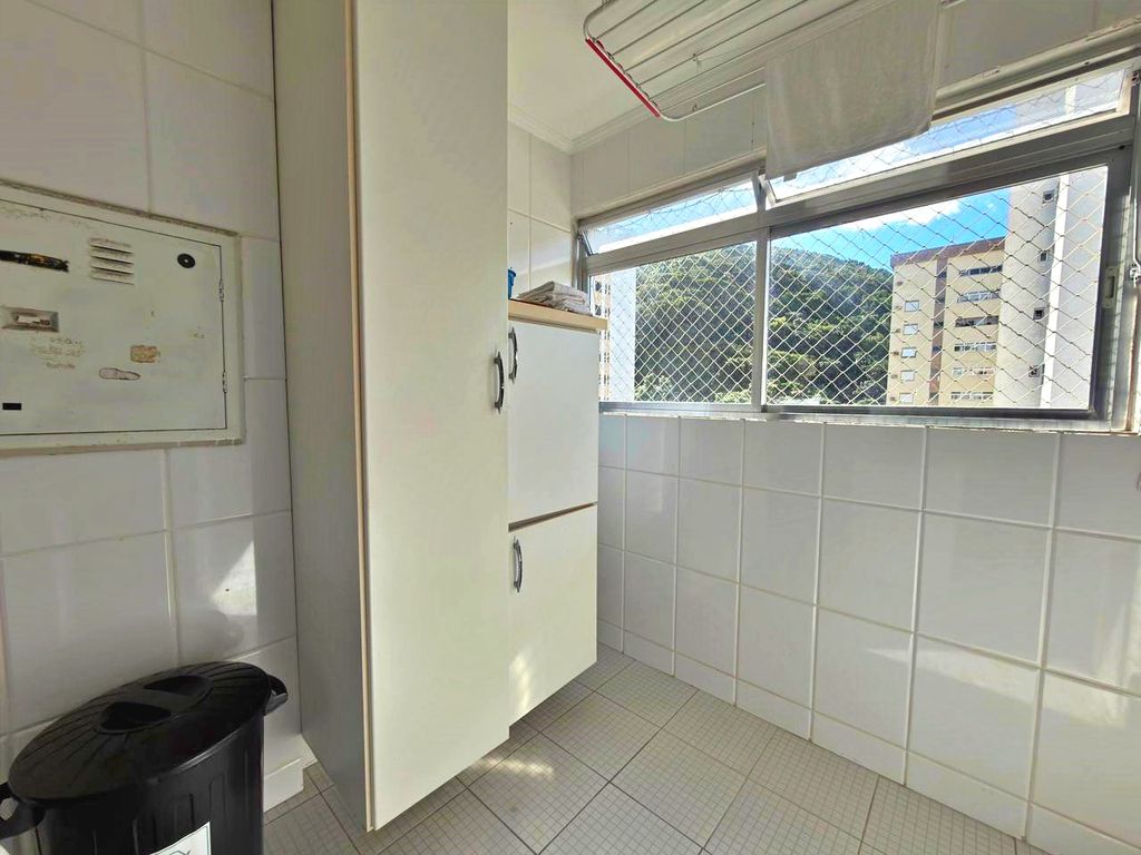 APARTAMENTO NA PRAIA DA PITANGUEIRAS PARA VENDA - UMA QUADRA DO MAR - COM VAGA em Pitangueiras, Guarujá — foto 31