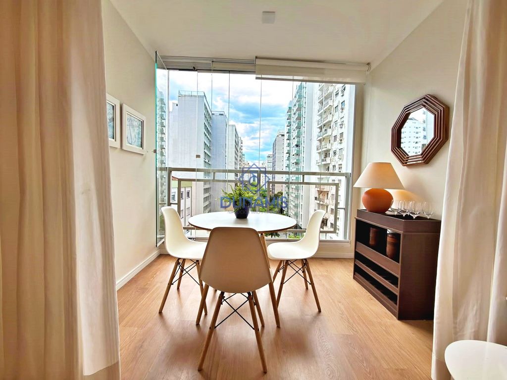 APARTAMENTO REFORMADO LINDISSIMO UMA VISTA PANORAMICA PARA AS ARVORES COM VAGA em Pitangueiras, Guarujá — foto 13